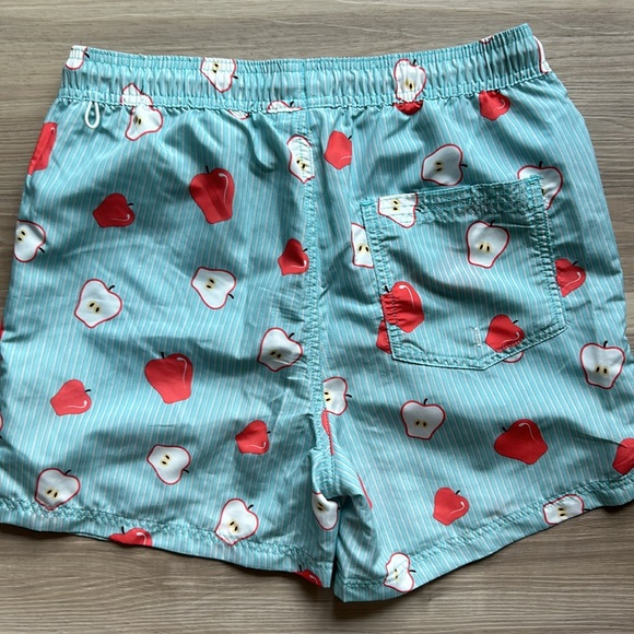 Jack & Jones Beach Shorts - Size small - Picture 3 of 3